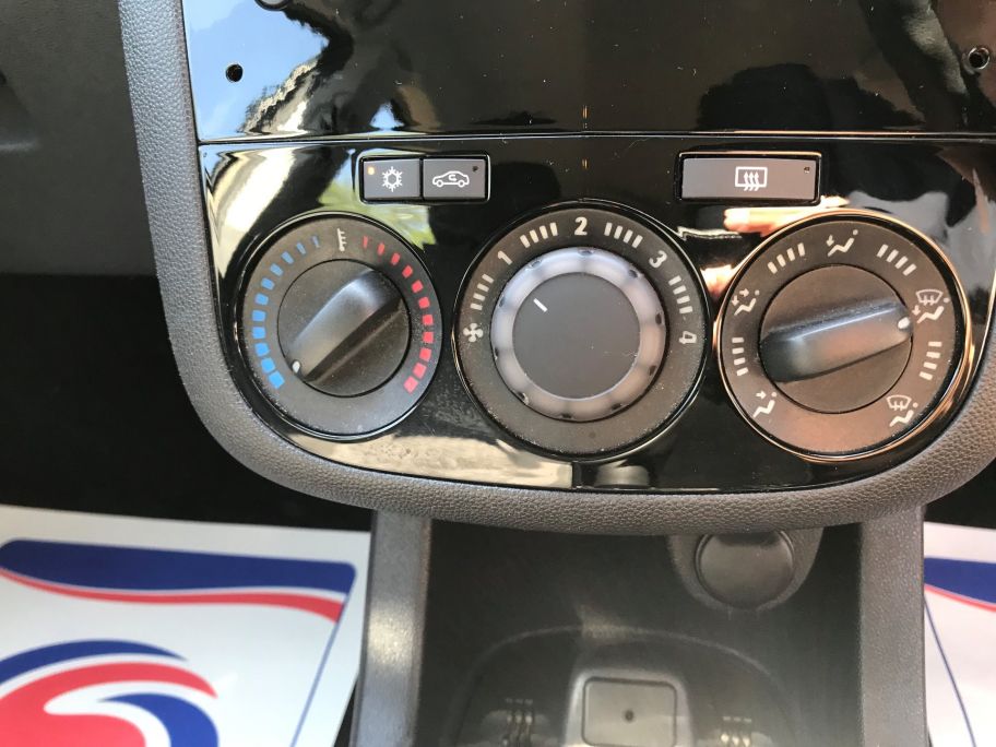 Used VAUXHALL CORSA SE *AIR CON ONLY 48000 MILES* 5 DOOR 1.4 PETROL