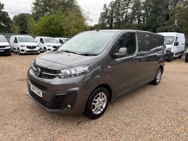 Used VAUXHALL VIVARO in Woking Surrey for sale