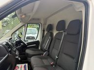 PEUGEOT BOXER 335 L3H2 PROFESSIONAL 2.2 HDI BLUE *AIR CON - SAT NAV!!! - 2241 - 13