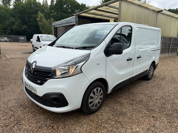 Used RENAULT TRAFIC in Woking Surrey for sale