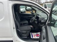 VAUXHALL COMBO 2300 L1H1 *AIR CON* SPORTIVE 1.5 TURBO D *EURO 6!!! - 2197 - 14