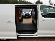 VAUXHALL VIVARO 2700 L1H1 SWB SPORTIVE 1.5 TURBO D *AIR CON!!! - 2275 - 25