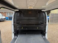 VAUXHALL VIVARO 2700 L1H1 SWB SPORTIVE 1.5 TURBO D *AIR CON!!! - 2275 - 24