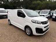 VAUXHALL VIVARO 2700 L1H1 SWB SPORTIVE 1.5 TURBO D *AIR CON!!! - 2275 - 3