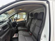RENAULT TRAFIC SH30 2.0 DCI SWB HIGH ROOF BUSINESS+ L1H2 *AIR CON!!! - 2334 - 12