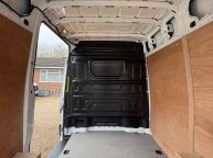 VOLKSWAGEN CRAFTER CR35 MWB HIGH ROOF TRENDLINE 2.0 TDI *AIR CON!!!  - 2216 - 20