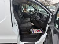 RENAULT TRAFIC SH30 2.0 DCI SWB HIGH ROOF BUSINESS+ L1H2 *AIR CON!!! - 2334 - 18