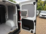 VAUXHALL VIVARO 2900 L1H1 **AIR CON** 1.6 CDTI SWB *EURO 6!!! - 2278 - 20